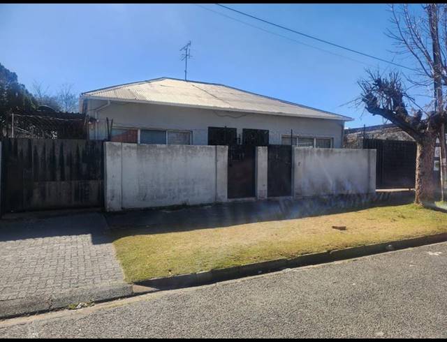 8 BEDROOM HOUSE FOR SALE IN FOREST HILL